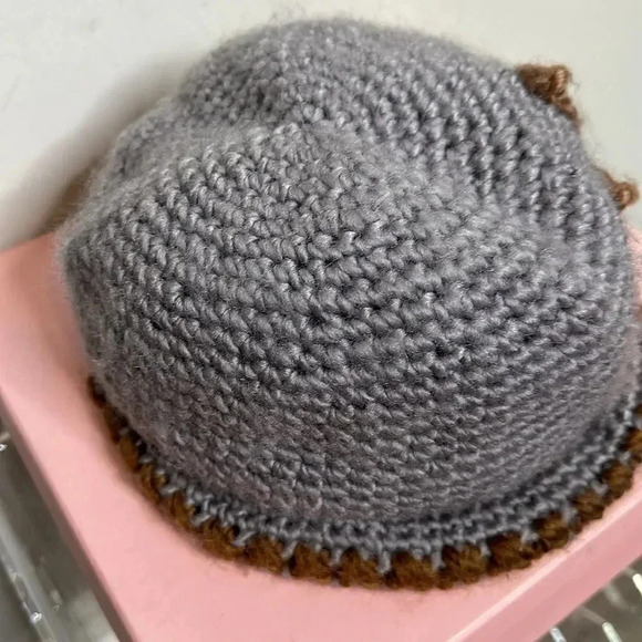 Women’s Knit Cap - Picture 5 of 7